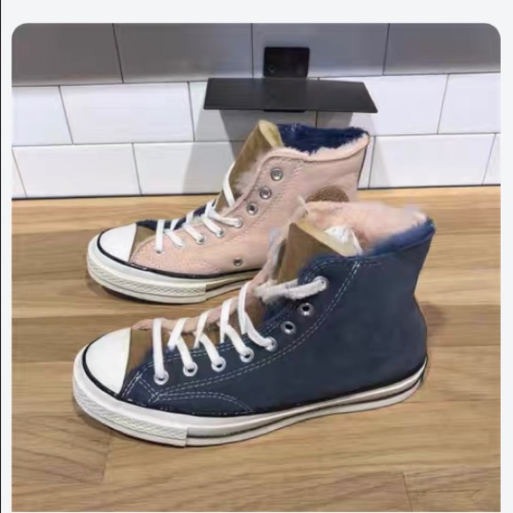 converse 1970
Women size 7，men size 5
Brand new
Original price $146+tax